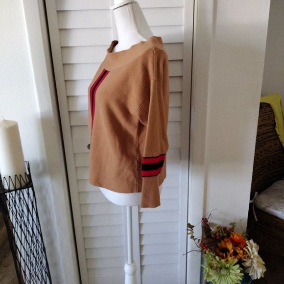 RIVER Island off shoulder sweater with contrasting red/black stripe. Sz. 10 - Picture 4 of 8